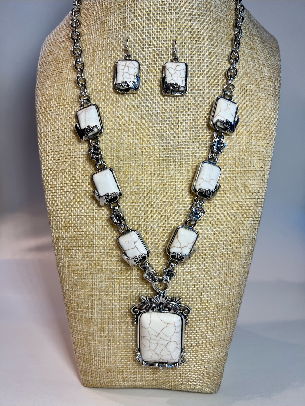 Western Bohemian NEW white Howlite Stone Boho necklace earring set jewelry
